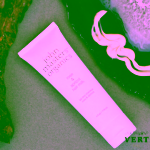 John Masters Organics bezoplachové vlasové mléko Růže a Meruňka Hydrating Hair Milk with Rose & Apricot