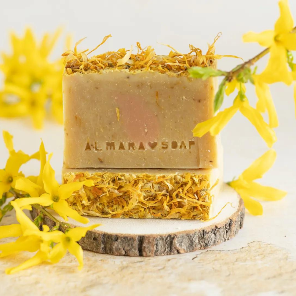 Almarasoap přírodní mýdlo Babiččina zahrádka na suchou a citlivou pokožku