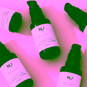 nui-cosmetics-rozjasnujici-hydratacni-primer-pounamu-30ml-2