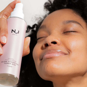 nui-cosmetics-rozjasnujici-hydratacni-mlha-tiaho-150ml-1