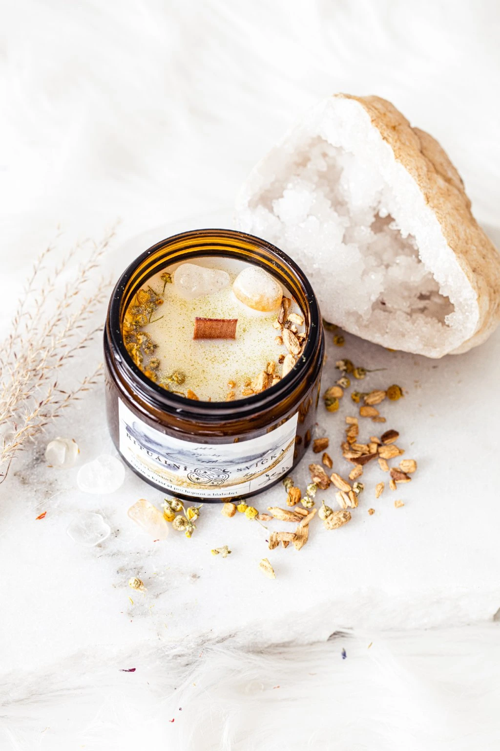 Yoga Day Rituální svíčka s dřevěným knotem Hojnost