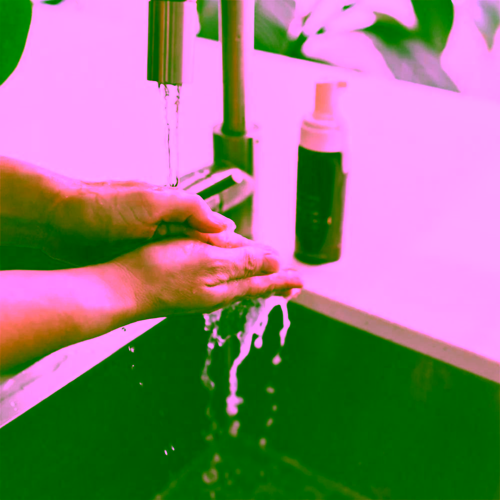 Vanessa Megan Sametová antibakteriální mycí pěna na tělo a ruce Lemon & Eucalyptus Anti-Bacterial Foaming Hand & Body Wash