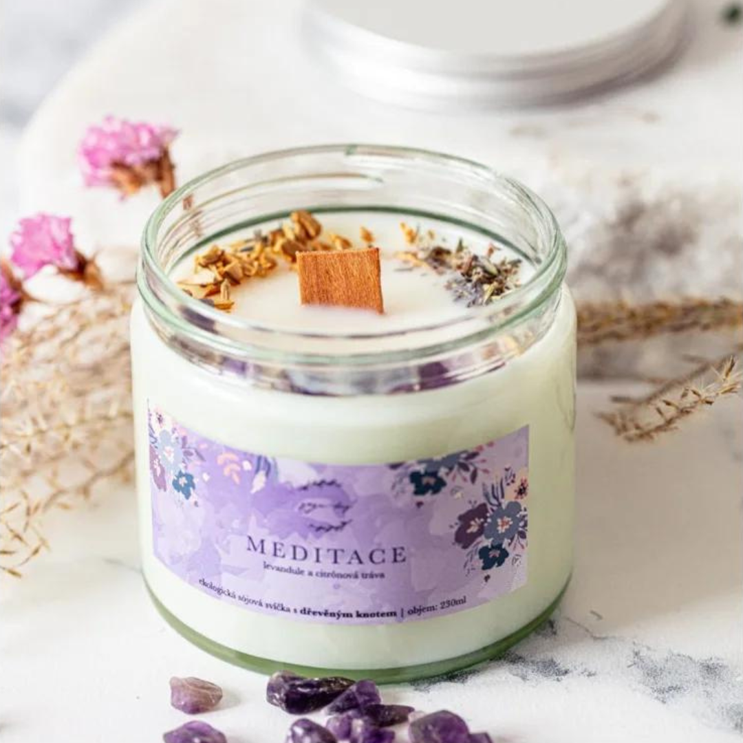 Yoga Day Svíčka s dřevěným knotem Meditace