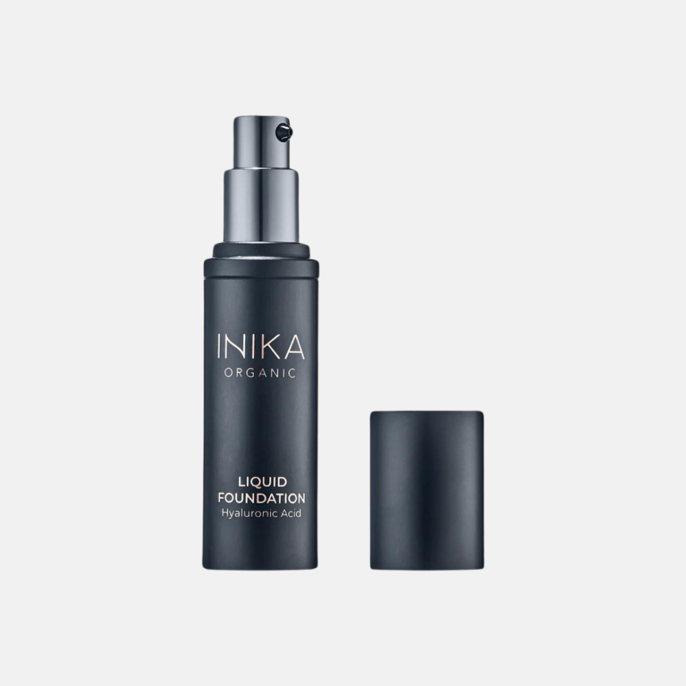 Inika Organic Bio tekutý make-up s kyselinou hyaluronovou