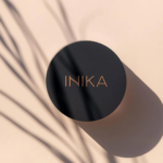 Inika Organic Přírodní sypký minerální pudrový make-up s 25 SPF