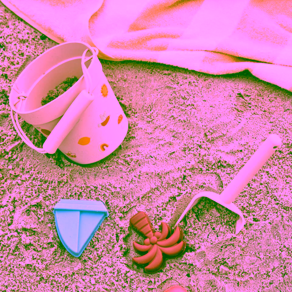 Bloomingville Agnes silikonový kyblík s formičkami a lopatkou