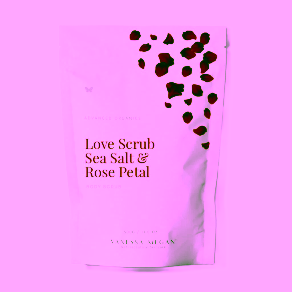 Vanessa Megan Tělový peeling s mořskou solí, esencemi a okvětními lístky růží Love Scrub