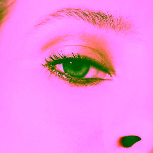 nui-cosmetics-prirodni-vysoce-pigmentovane-ocni-stiny-v-tuzce-golden-glow-3g-1