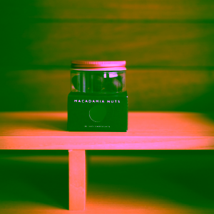 naive-makadamiove-orechy-ve-100%-venezuela-cokolade-60g-1