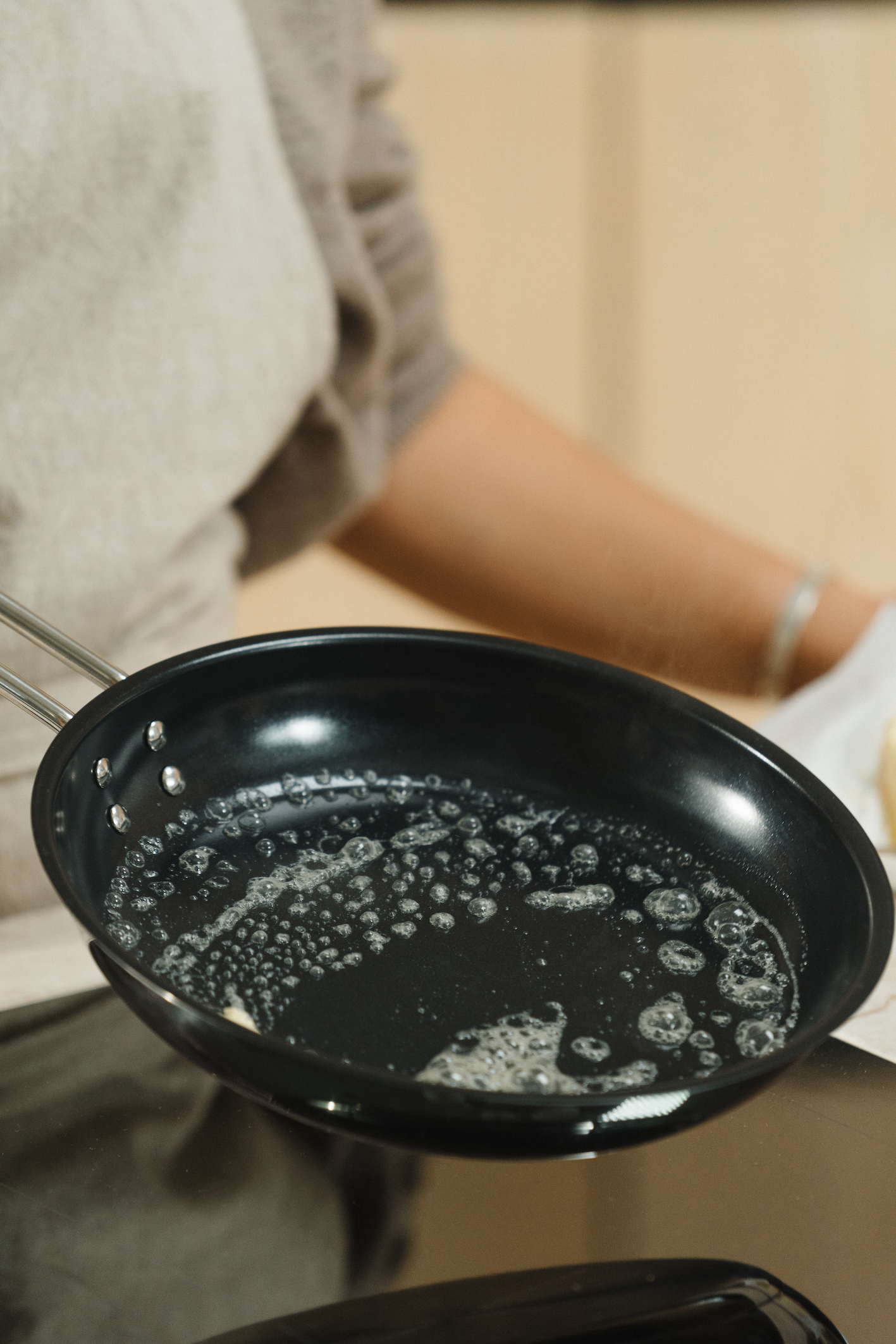 Eva Solo Ceramic Slip-Let pánev s nepřilnavým keramickým povrchem - tuky jsou užiteční pomocníci