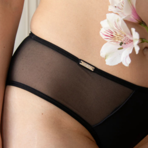 sayu-menstruacni-plavky-s-transparentnimi-boky (2)