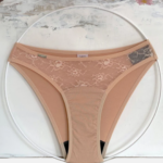 SAYU MODAL Hi Cut tělové kalhotky s krajkou