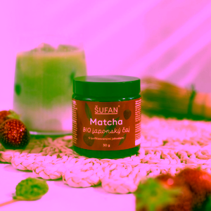 sufan-bio-matcha-s-lyofilizovanymi-jahodami-30g-1