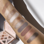 ĀTHR BEAUTY Paletka očních stínů Rose Quartz Crystal Gemstone