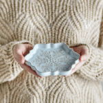 Bloomingville vločka zimní servírovací kameninový talíř bílý