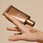 Inika Organic Přírodní tónovaný opalovací krém SPF 50+