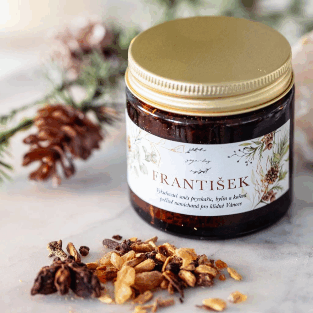 Yoga Day Vánoční František s Palo Santo