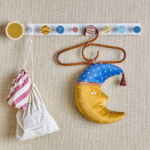 Bloomingville Space barevný věšák z MDF dřeva FSC®100 %