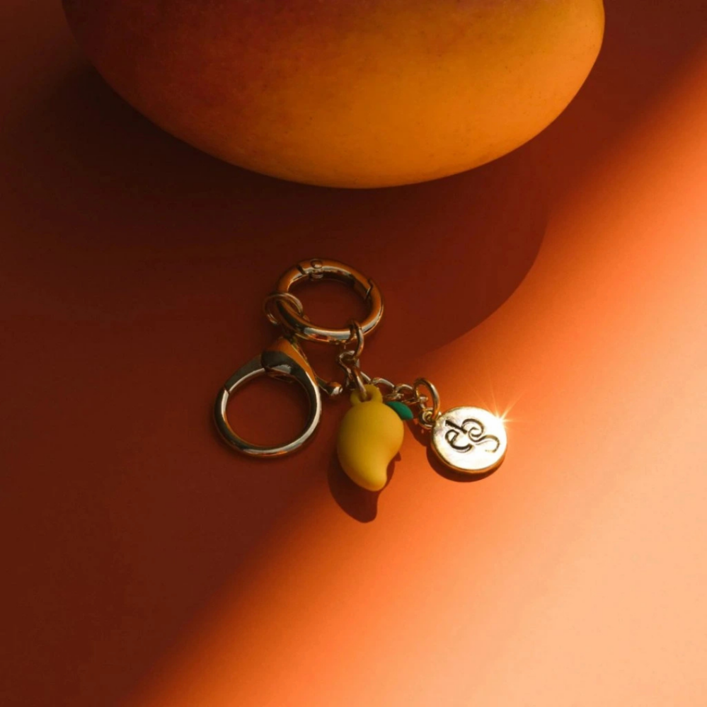 Eco by Sonya Glory Lips přírodní hydratační balzám pro hebké rty s přívěskem