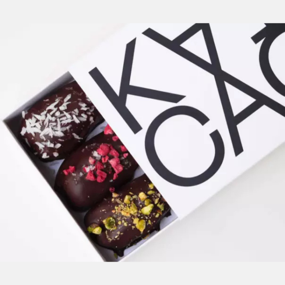 Kaicao 6 medjool datlí ve 100% čokoládě a plněných ořechy