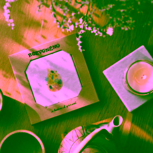 rozvoneno-mramorovy-tacek-pod-svicku