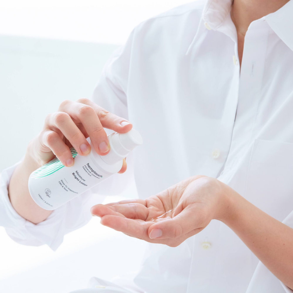 Hemptouch Hydratační rozjasňující esence