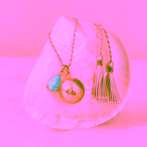 Ilado Gemstones těhotenská bola s přívěskem z drahého kamene