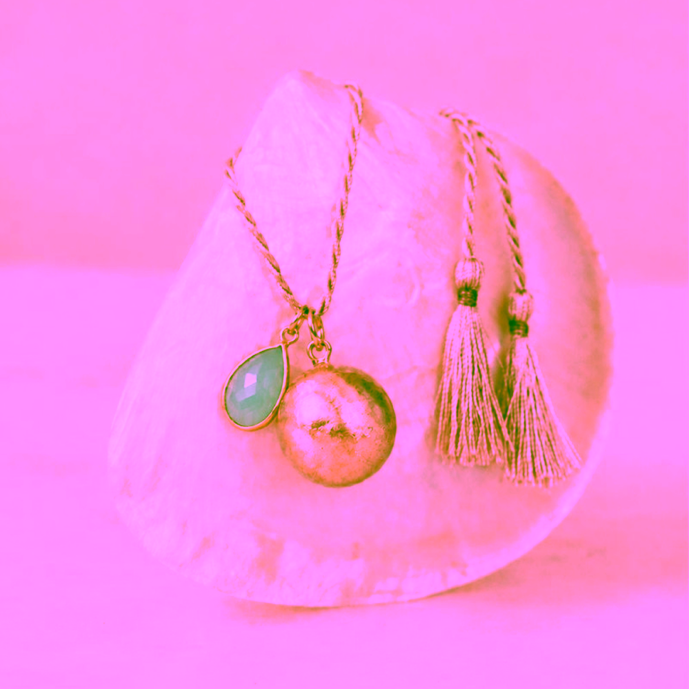 Ilado Gemstones těhotenská bola s přívěskem z drahého kamene